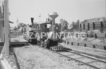 Vtg 1950's Black & White Disneyland (Disneylandia) Casey Circus Train Photo #897