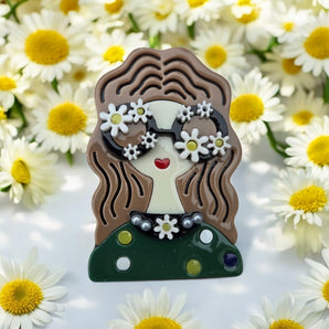 New Retro 3D Acrylic Brooch Pin Women Figure Brooches Dress Fashion Accessory